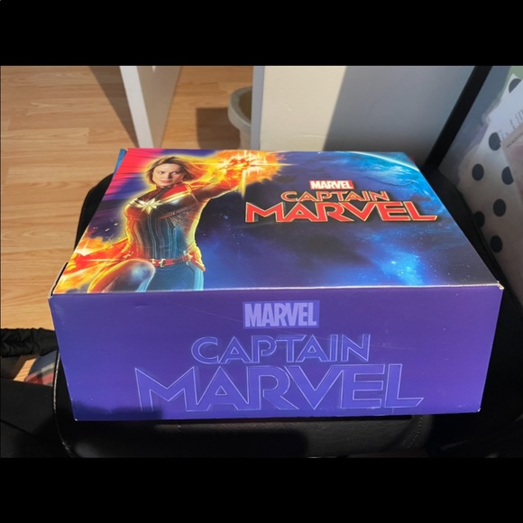 Culturefly Captain Marvel - Picture 2 of 8